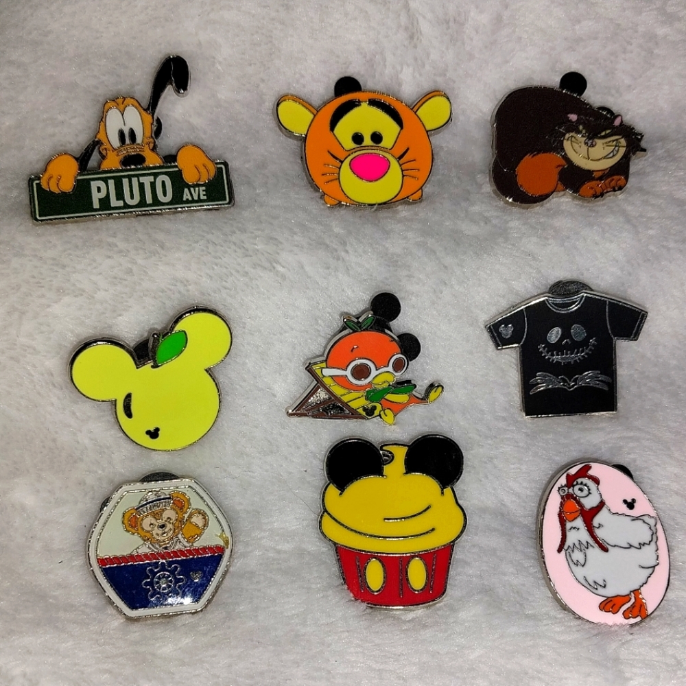 Disney character pins used